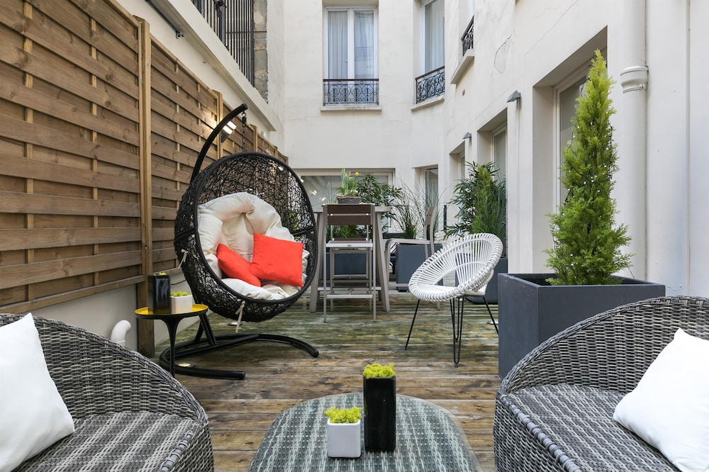 Hotel Magenta 38 by Happyculture 60/71