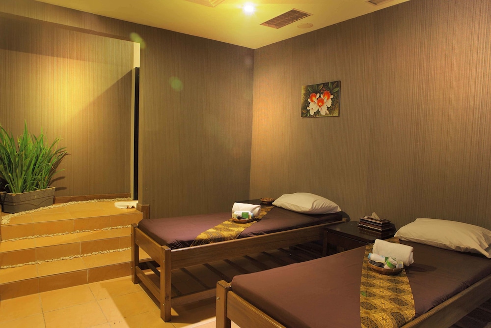 FOX Hotel Gorontalo 25/45