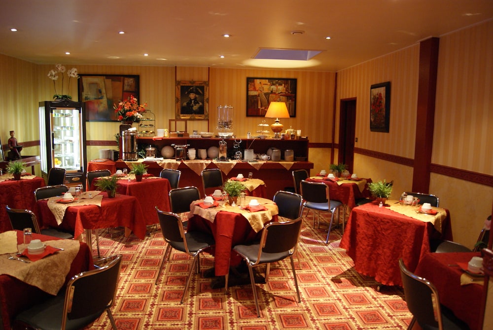 Hotel Bonaparte 51/65