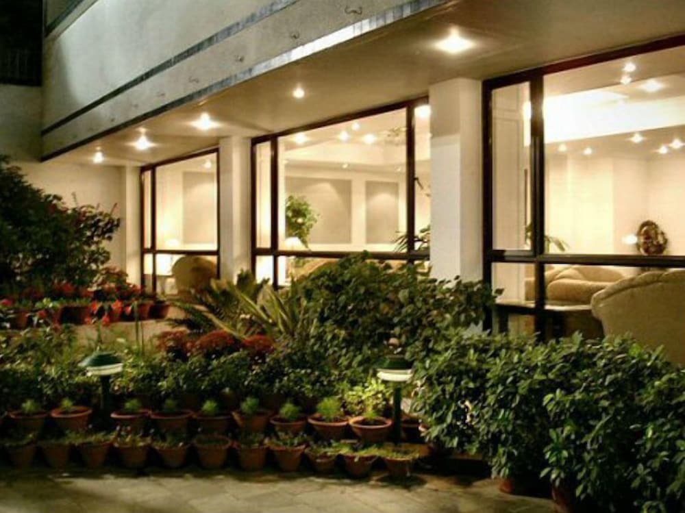 Vaibhav Hotel 5/46