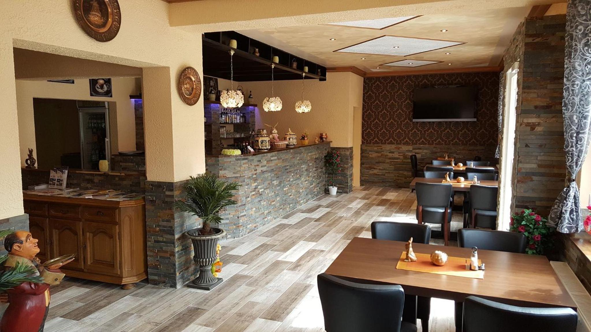Hotel im Rheintal 11/57