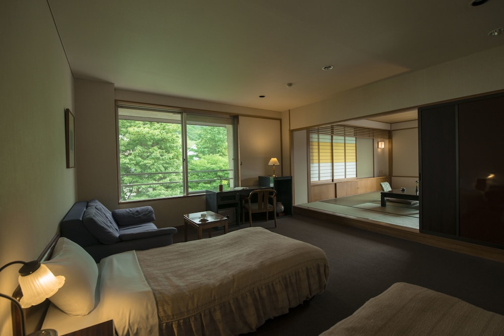 Hotel Lucent Takamiya 12/43