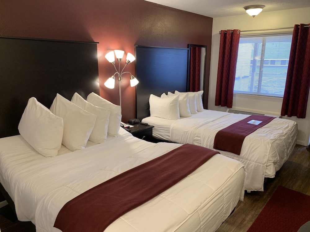 Baymont by Wyndham Petoskey 10/51