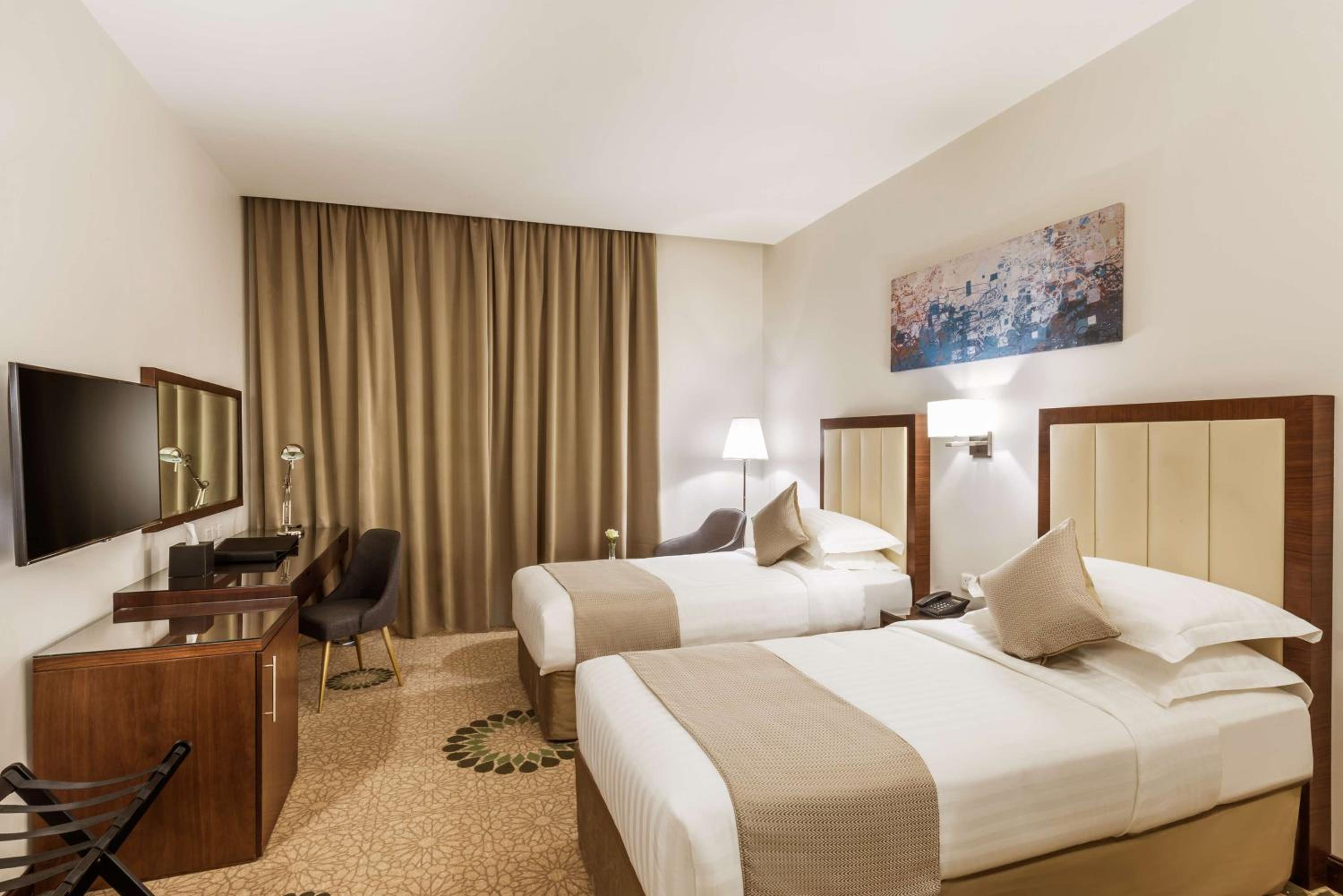 غرفة ديلوكس بسريرين منفصلين للمدخنين، بست ويسترن بلس القريات سيتي سنتر(Best Western Plus Al Qurayyat City Center) 2/3