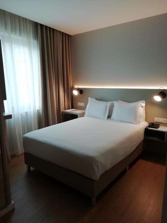 Standard, Double Bed