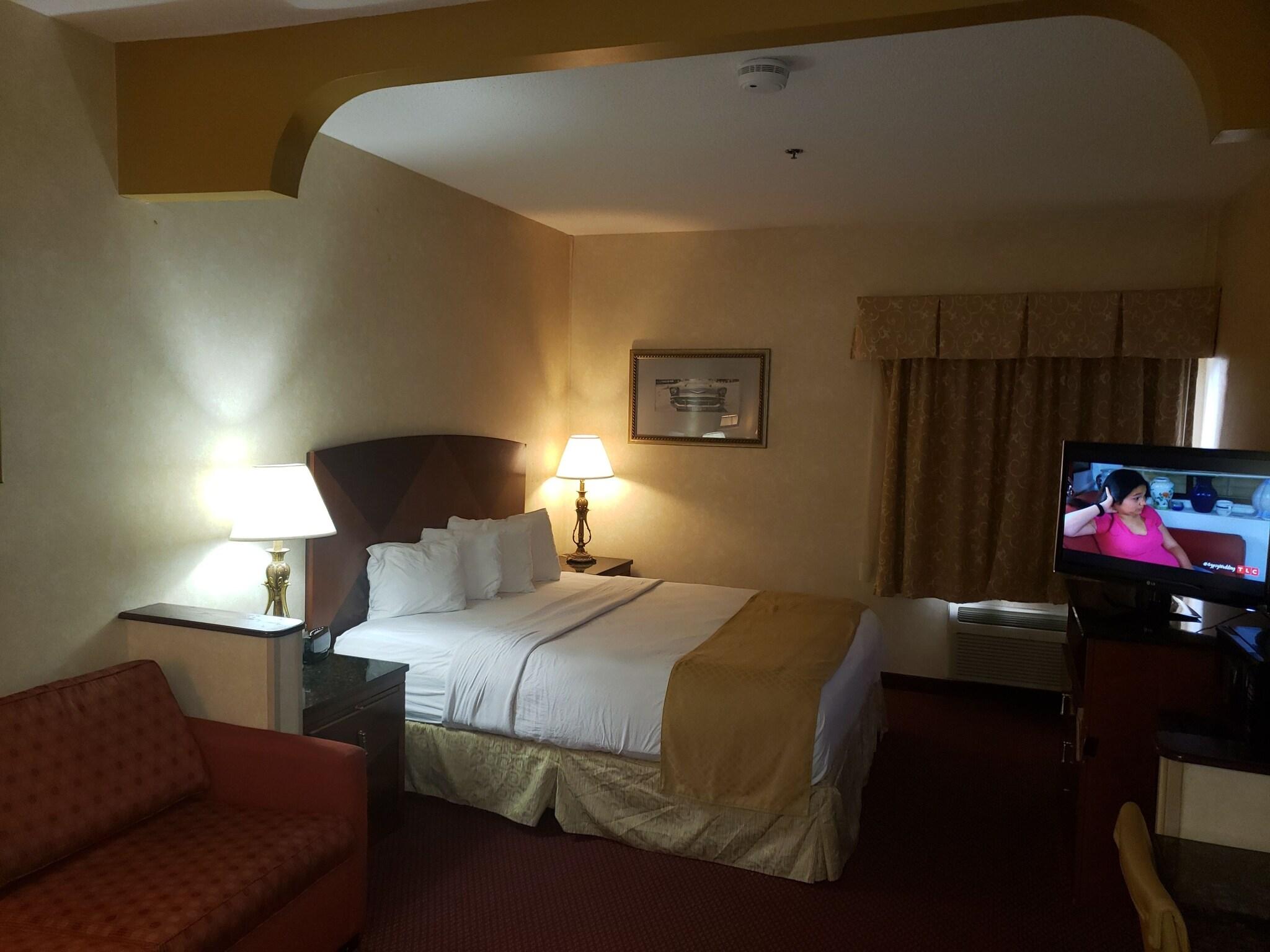 A Victory Suites Warren 6/30