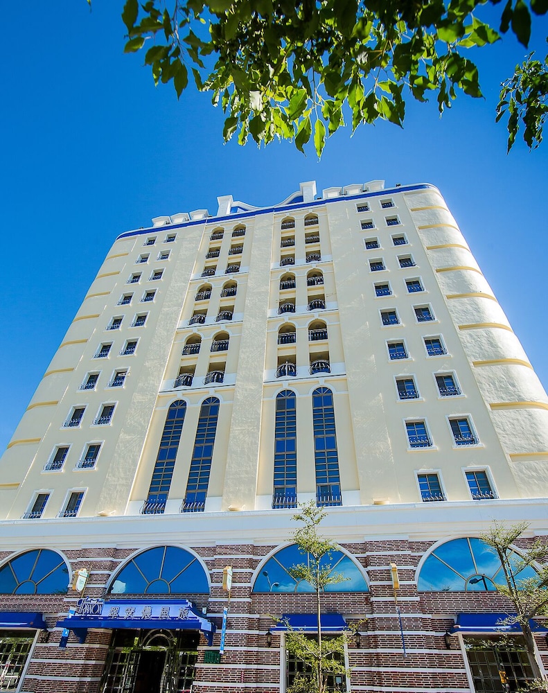 Hotel de Trianon 2/50