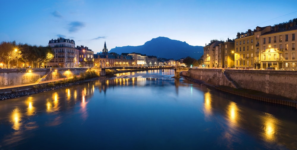 Europe Grenoble Hyper-Centre 47/50
