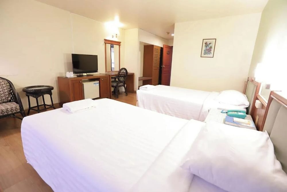 Pin Hotel 33/63