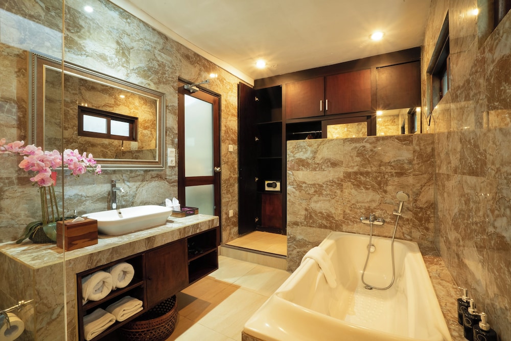 SAMAJA BEACHSIDE VILLAS 76/76