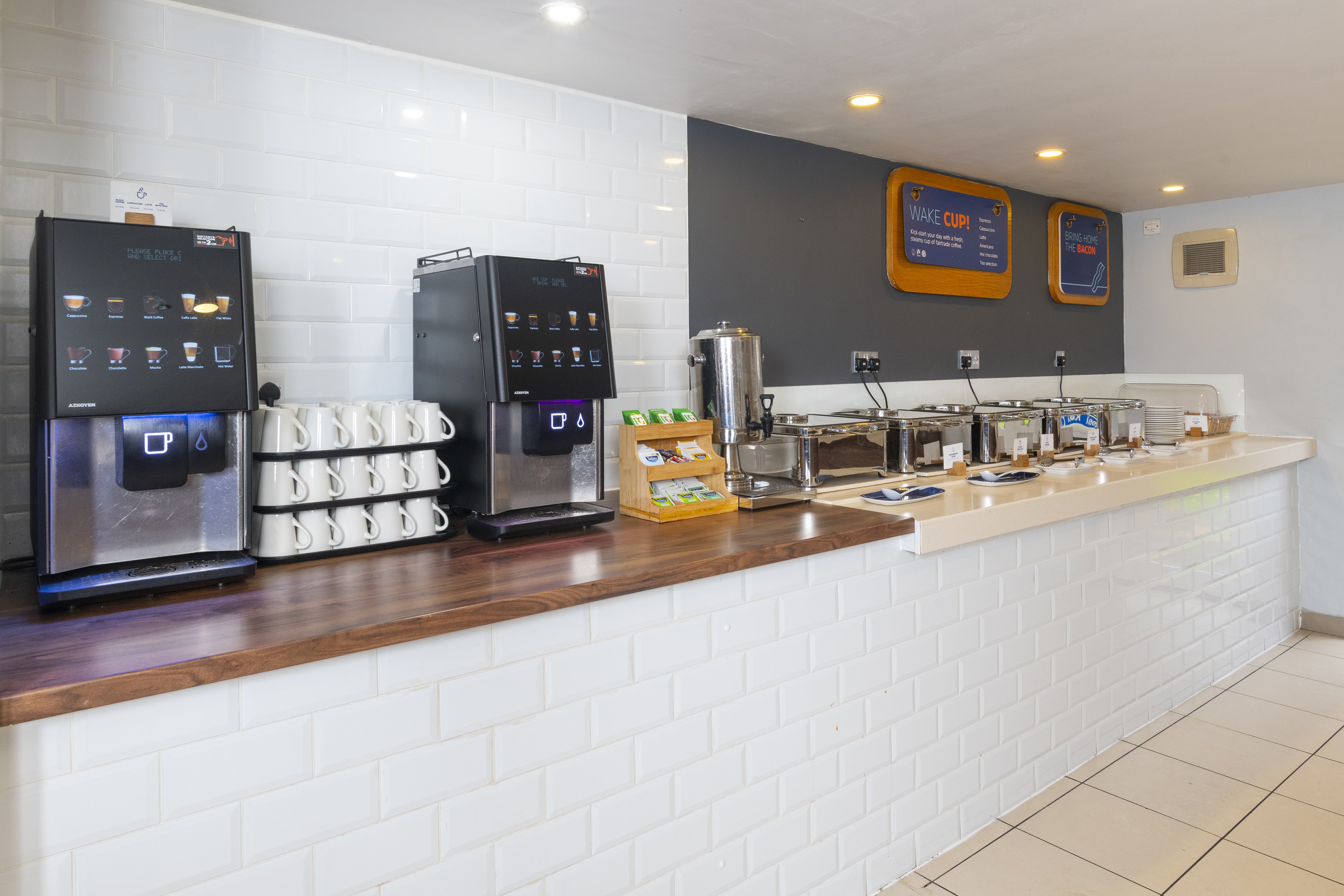 Holiday Inn Express Warwick Stratford Upon Avon 8/34