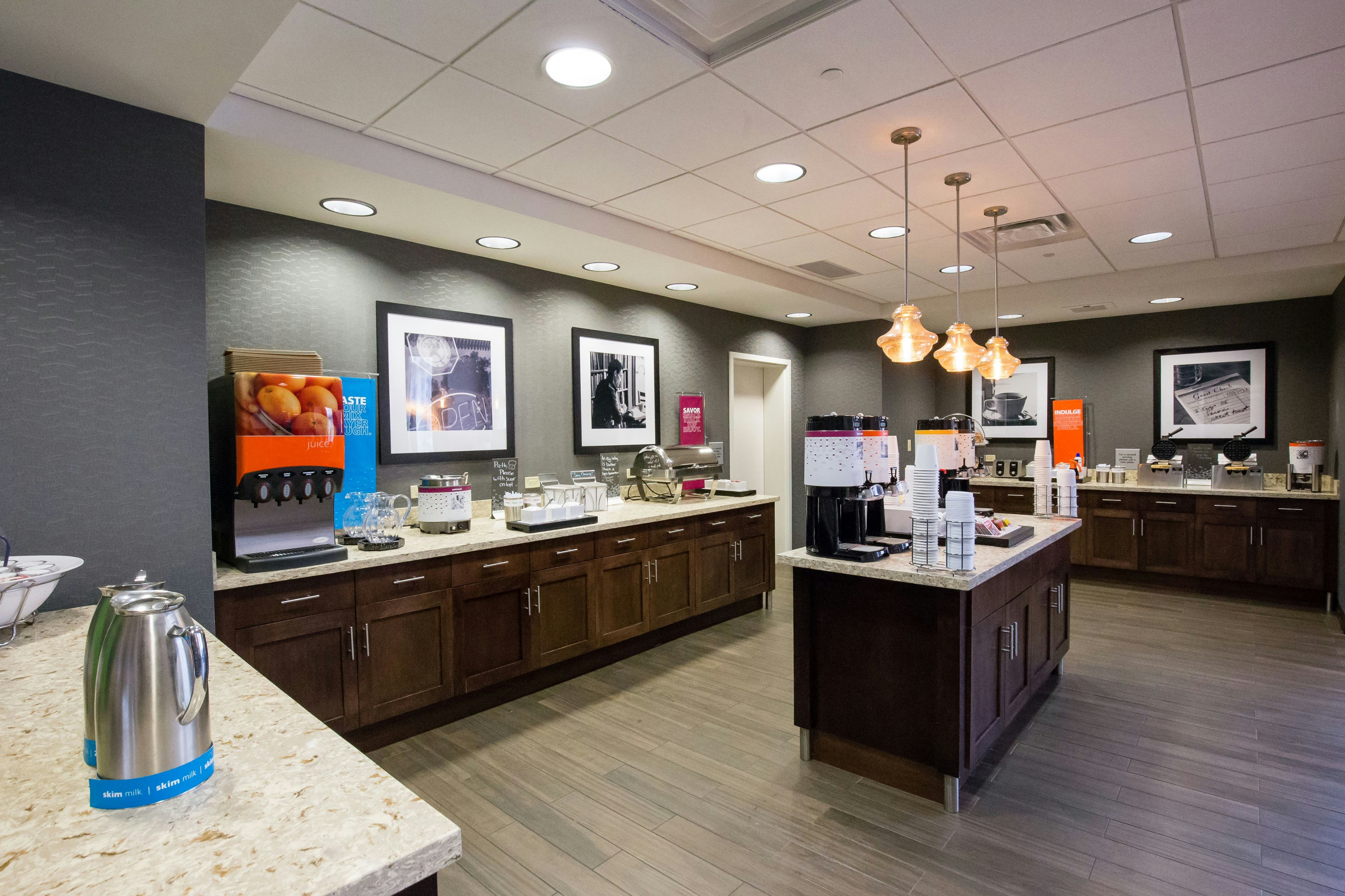Hampton Inn Suites Pittsburgh Harmarville 32/50