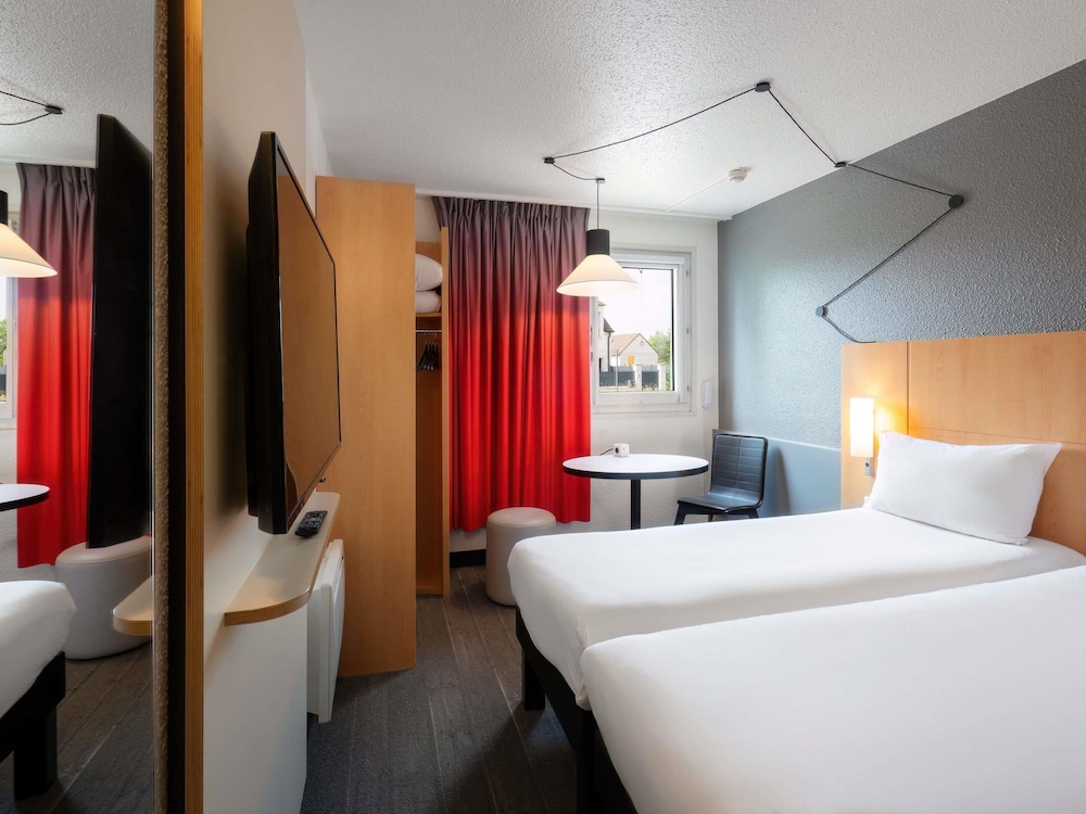 Ibis Cergy Pontoise Le Port 28/67