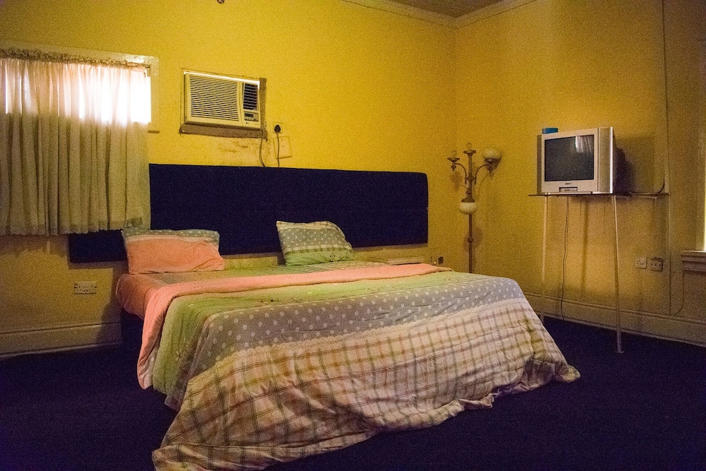 EXECUTIVE, DOUBLE BED