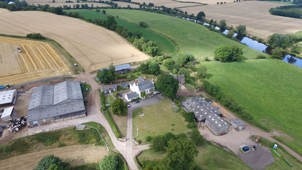 Benhall Farm Holidays 19/24