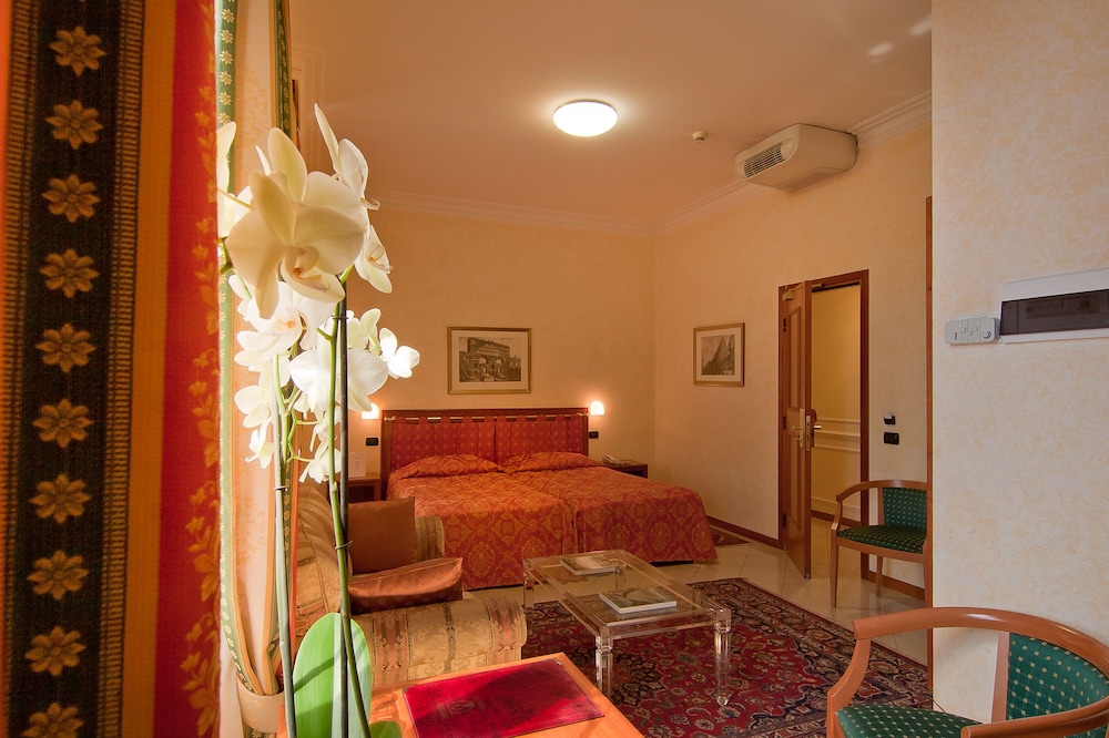 Residenza Paolo VI 51/67