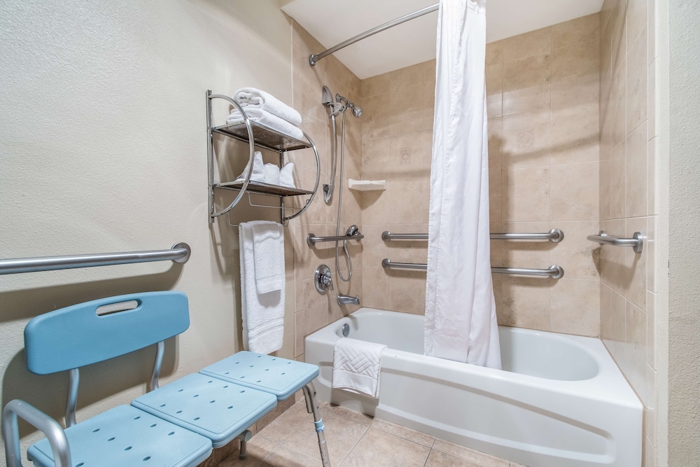 Red Lion Inn Suites Vancouver 12/53