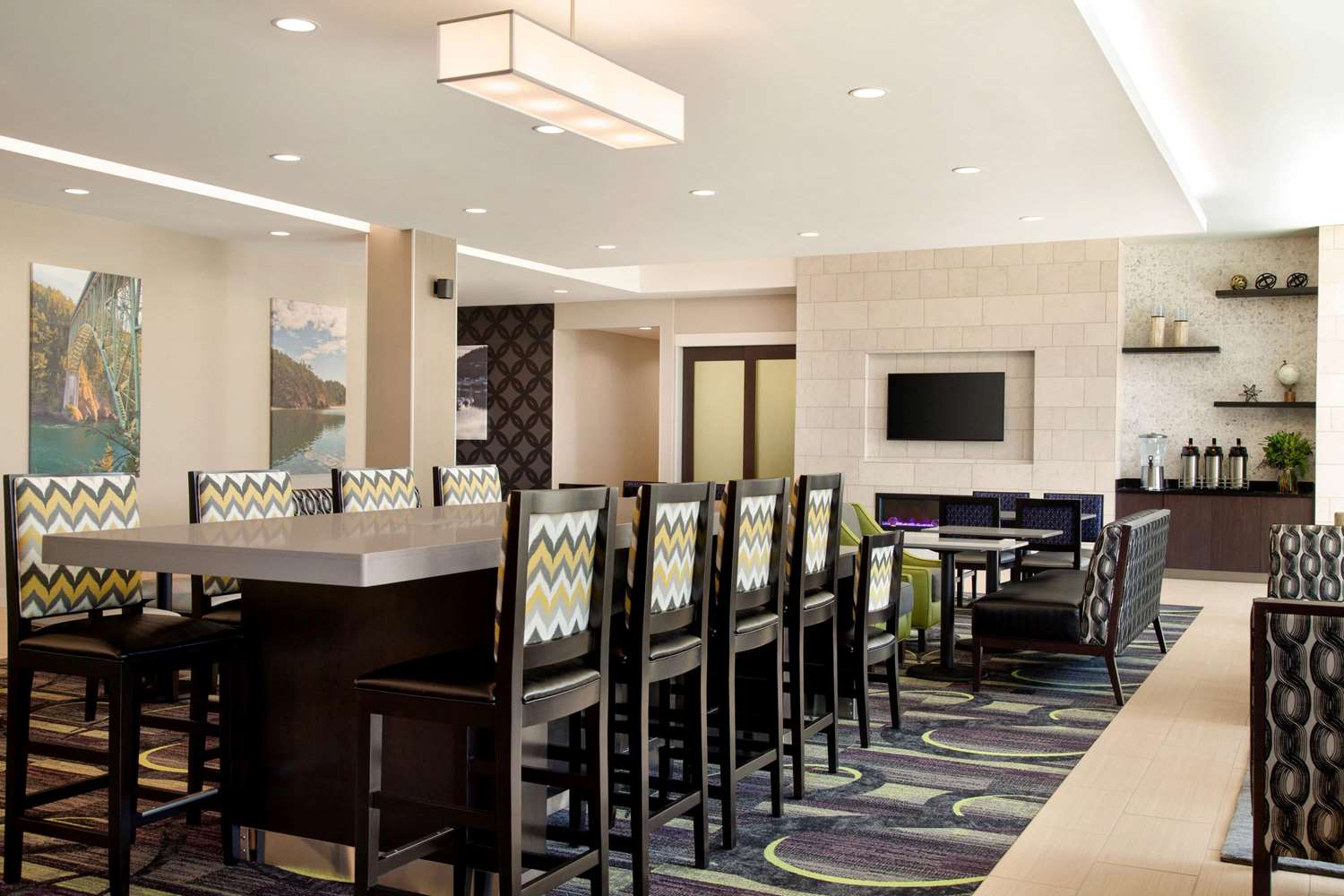 La Quinta Inn And Suites by Wyndham Burlington 16/22