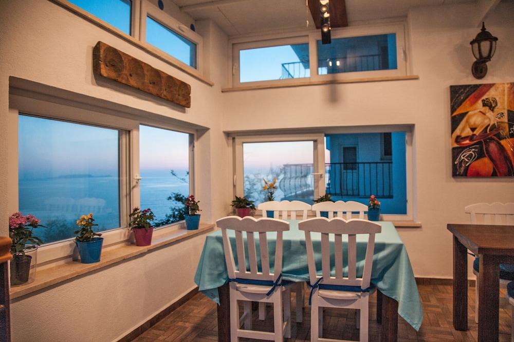 Sunset Villa Hotel 23/50