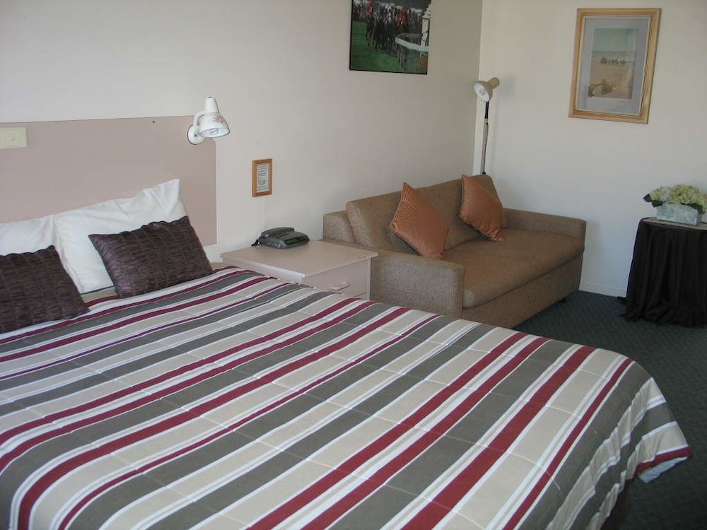 Balnarring Village Motor Inn 20/52