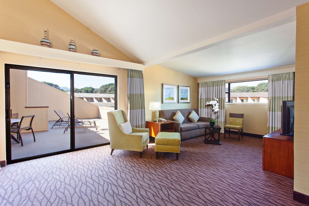 Hilton Garden Inn Monterey 37/58