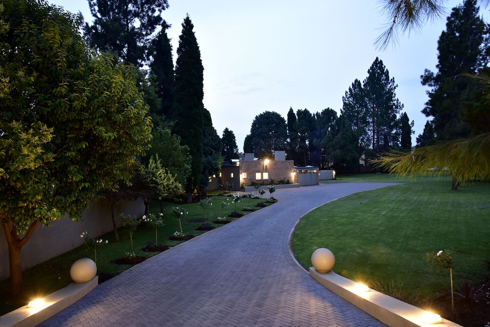 Five O'clock Zen Boutique Guest House 26/33