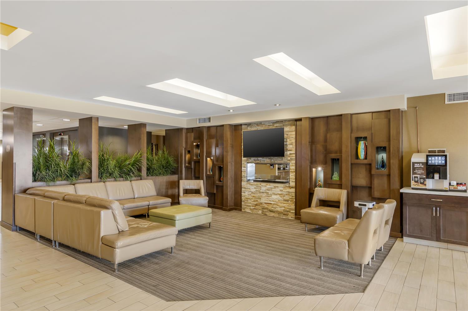 BEST WESTERN PLUS Winnipeg West 5/16