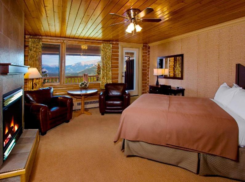Overlander Mountain Lodge 5/22