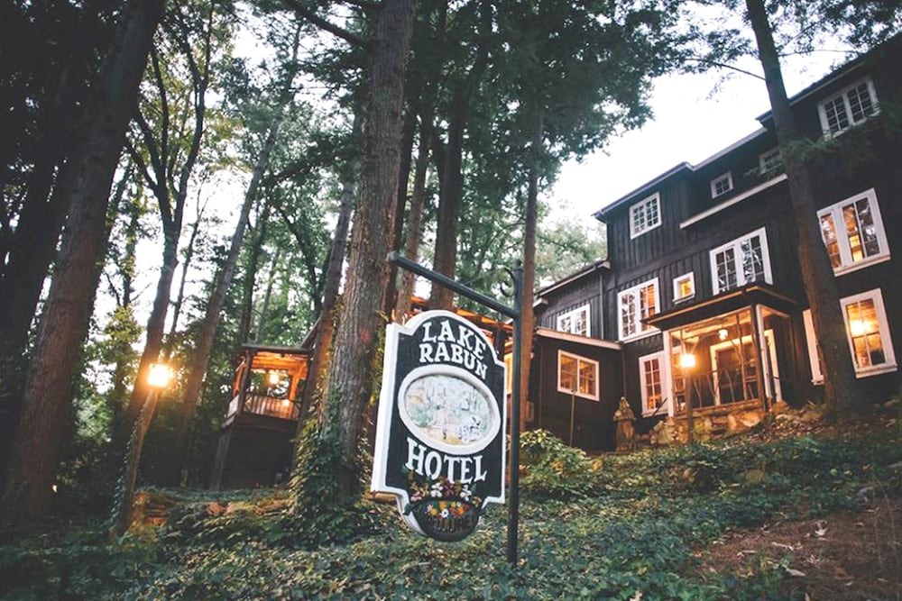 Lake Rabun Hotel Restaurant 2/50