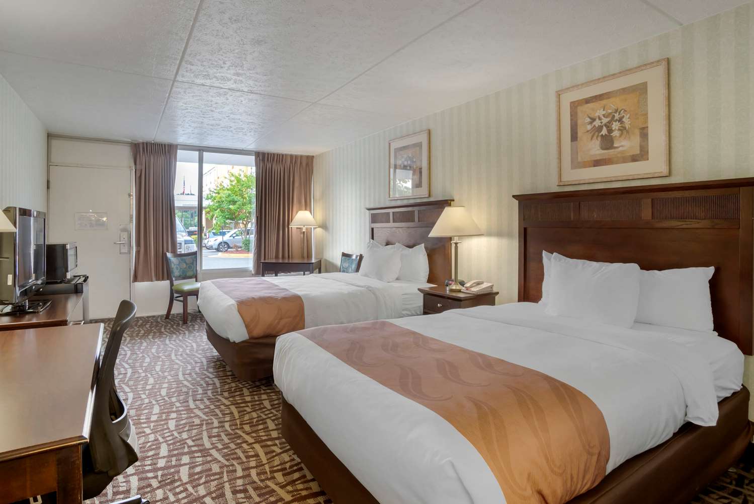 ROOM, 2 DOUBLE BEDS