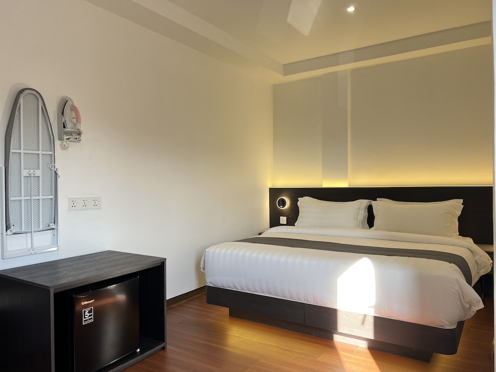 Asia Premium Hotel 24/50