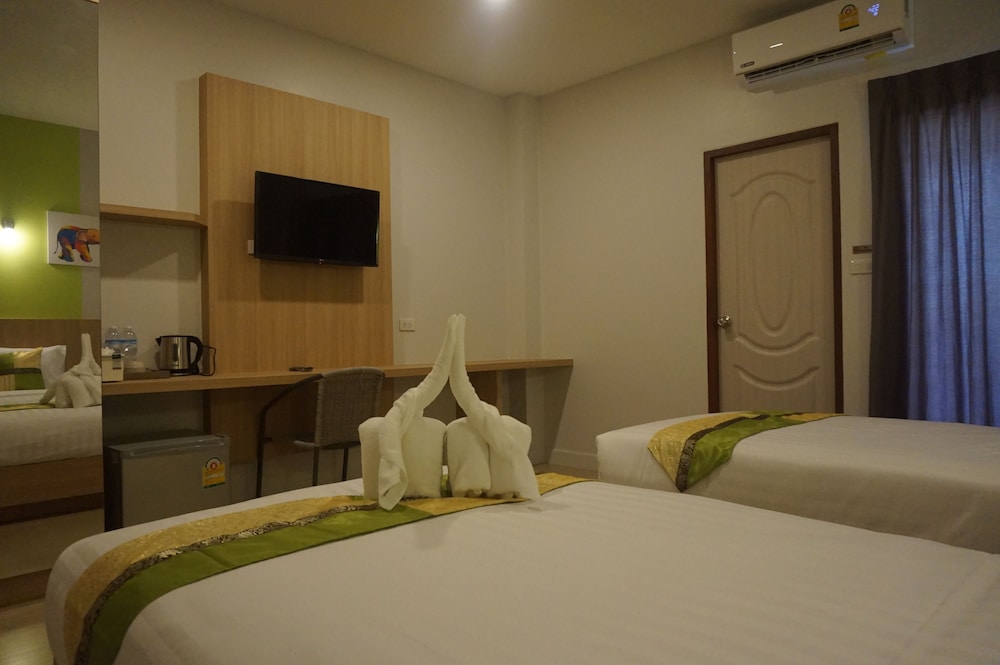 Phant At Thalang Service Apartment 18/32