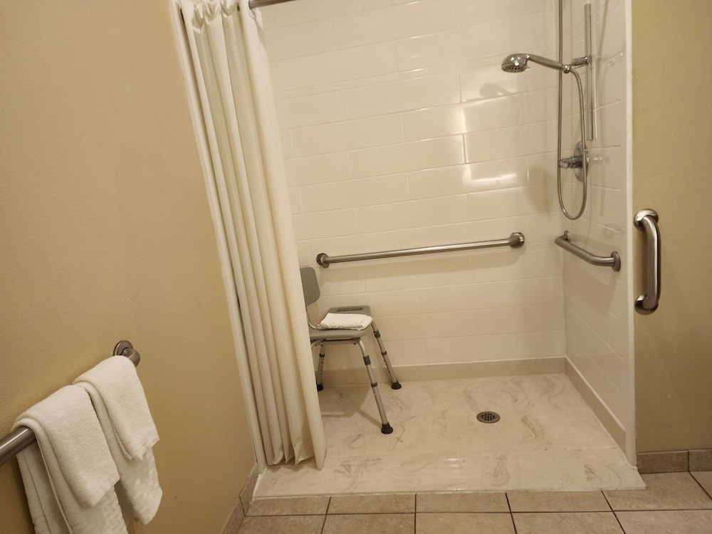 Best Western Plus Monica Royale Inn & Suites 10/31
