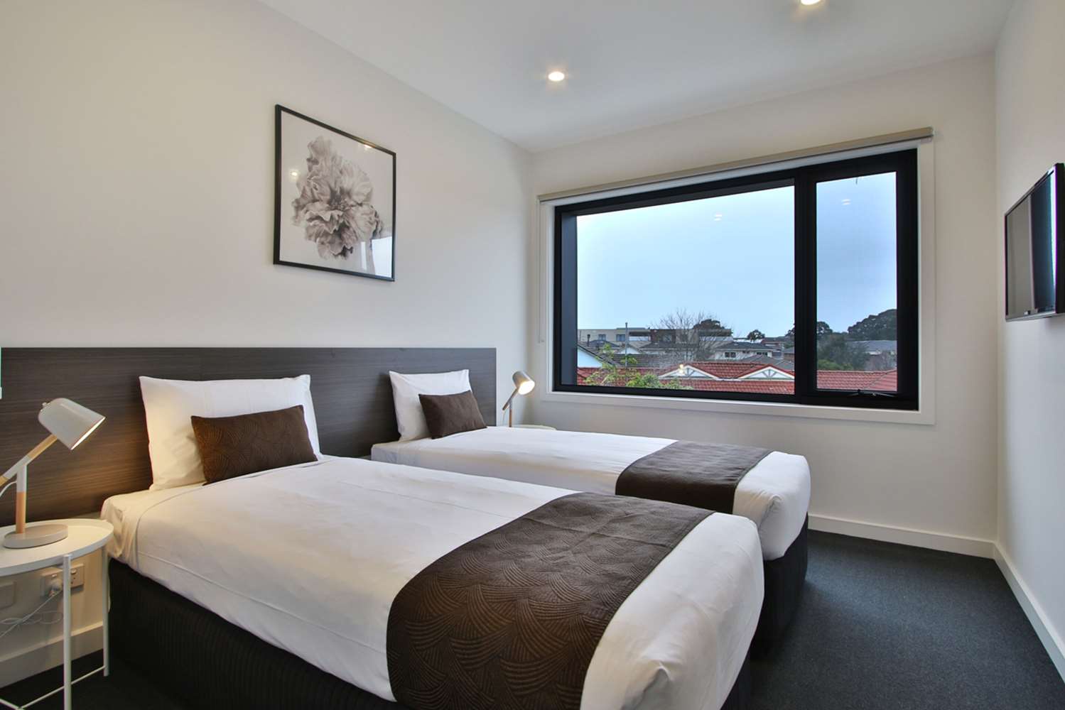 Efficiency, King Bed