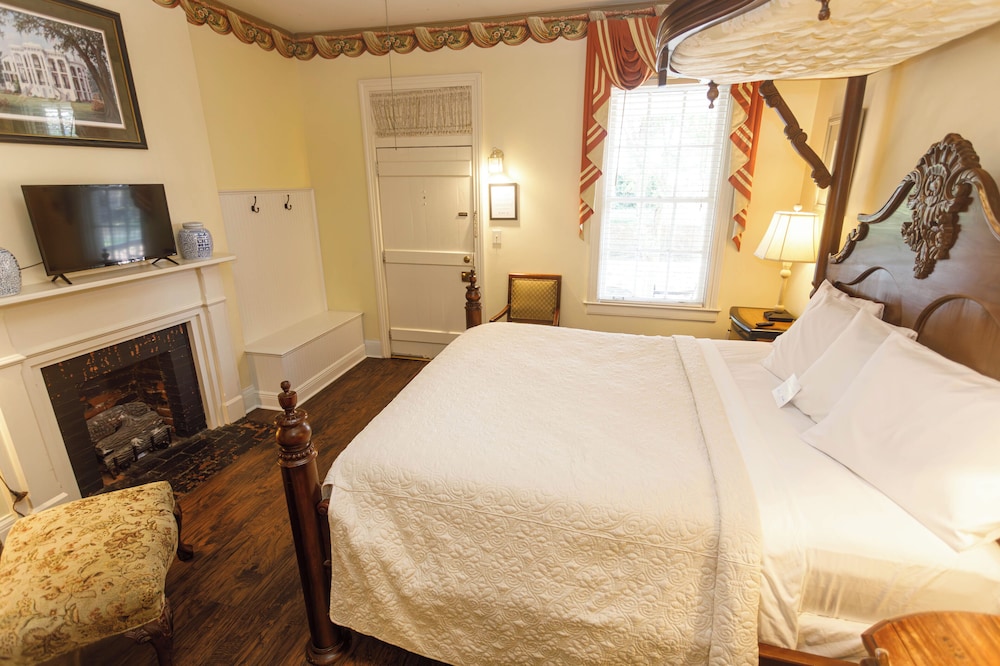 Anchuca Historic Mansion & Inn 13/49