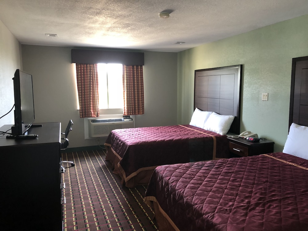 Texas Inn & Suites 15/28