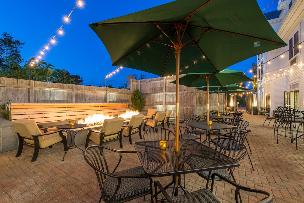 The Brunswick Hotel & Tavern 34/50