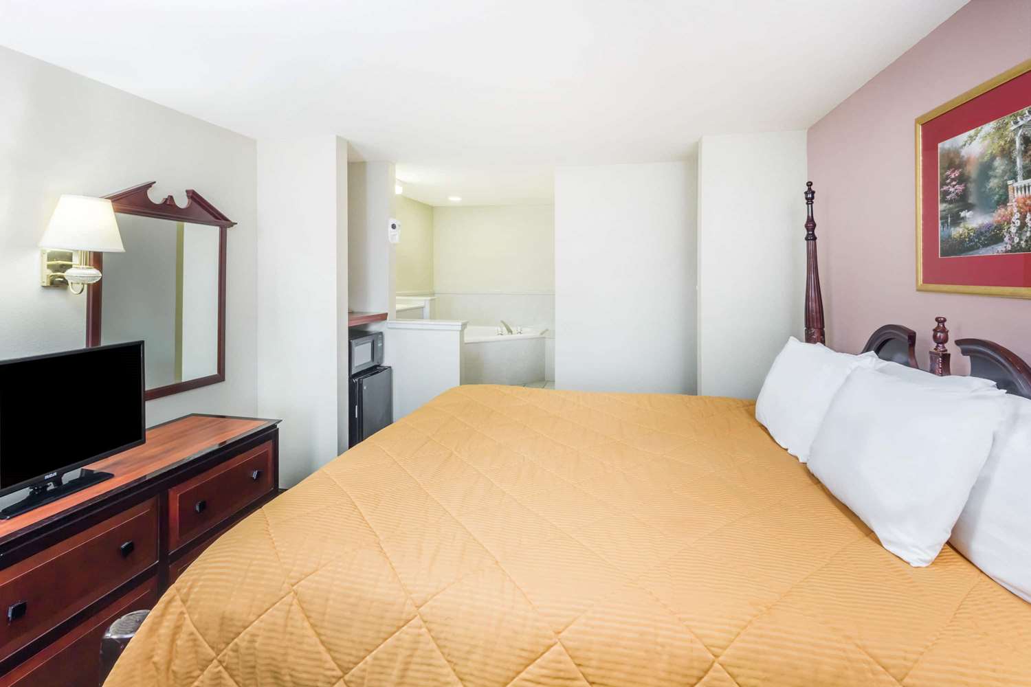 Baymont by Wyndham Biloxi Ocean Springs 17/60