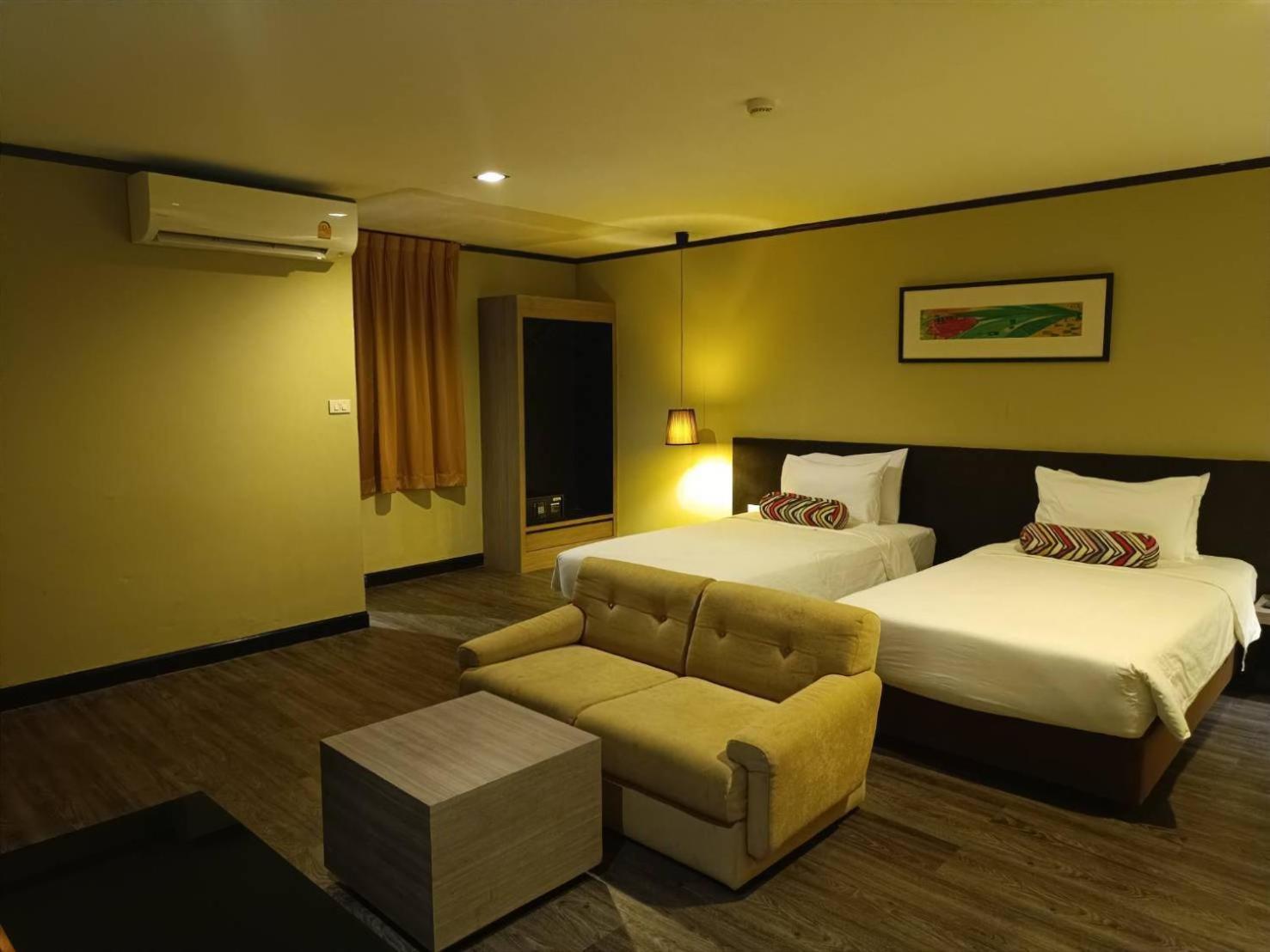 Room, Twin Beds, No Window