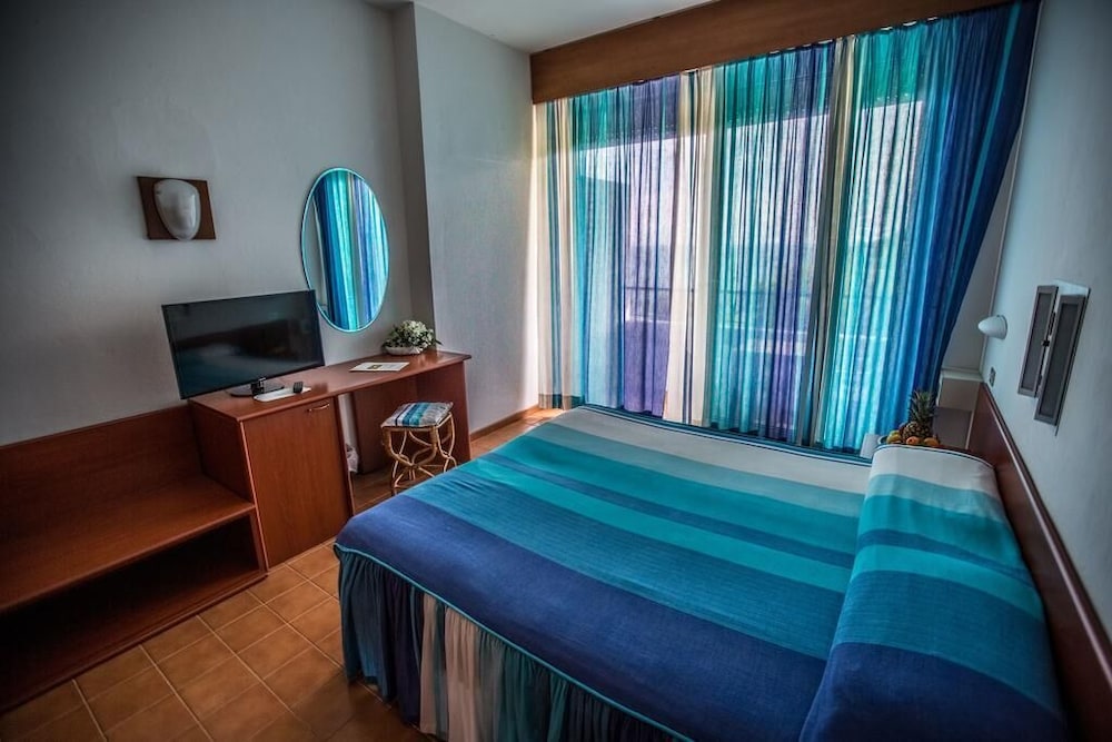 Albergo Capo Est 5/23