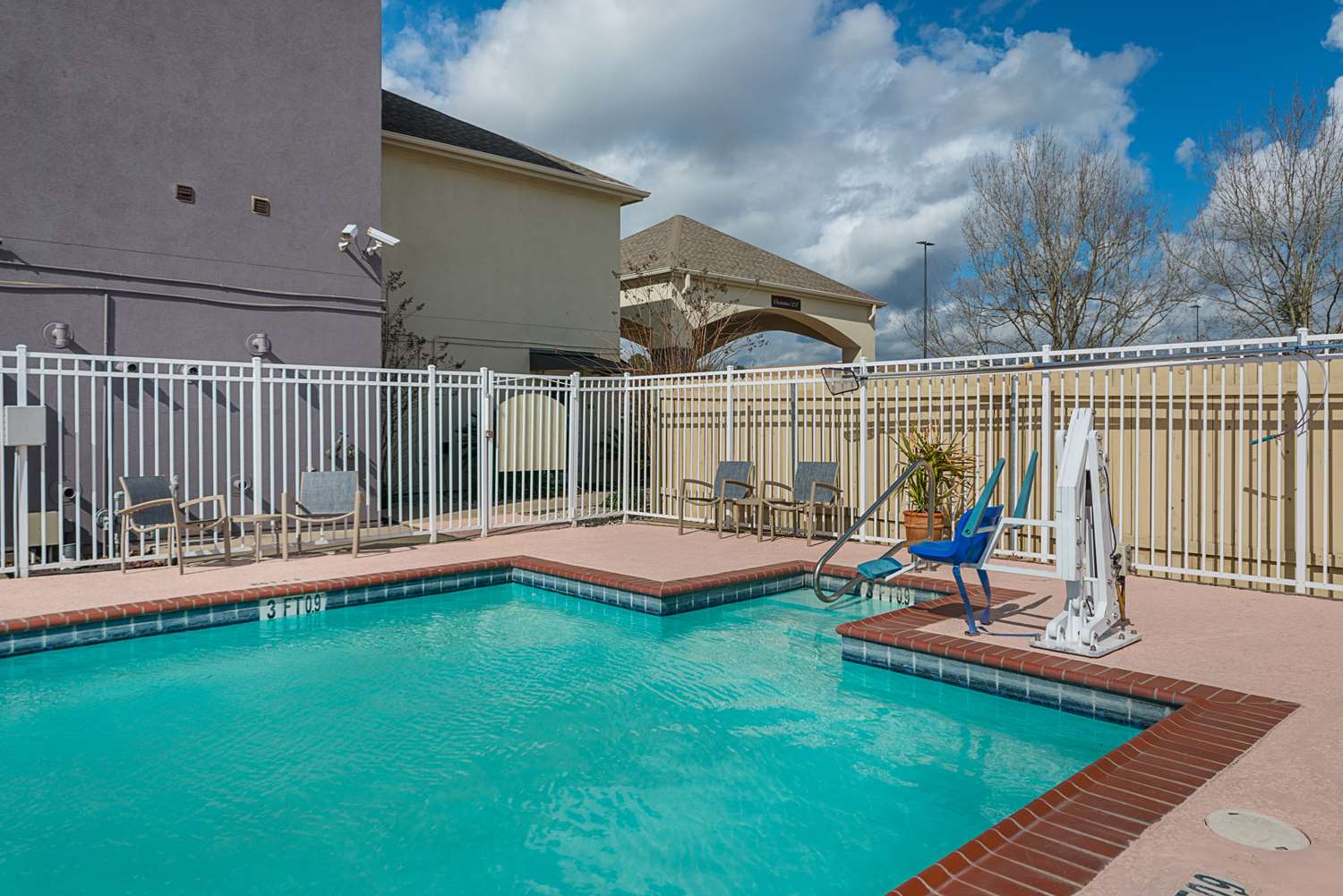 Best Western Plus Deridder Inn Suites 23/41