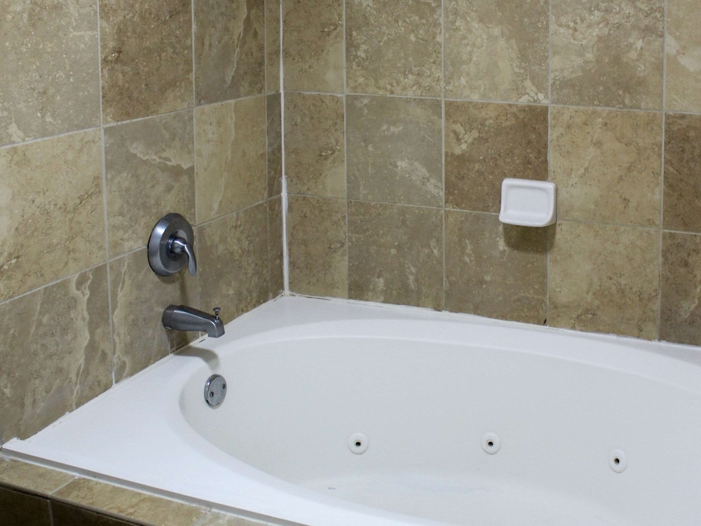 Quality Inn Athens I-65 / Huntsville Area West 22/31