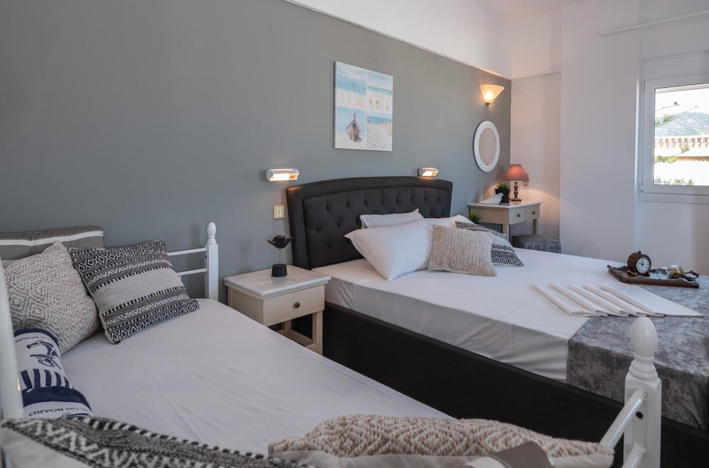 Pasiphae Hotel 24/64