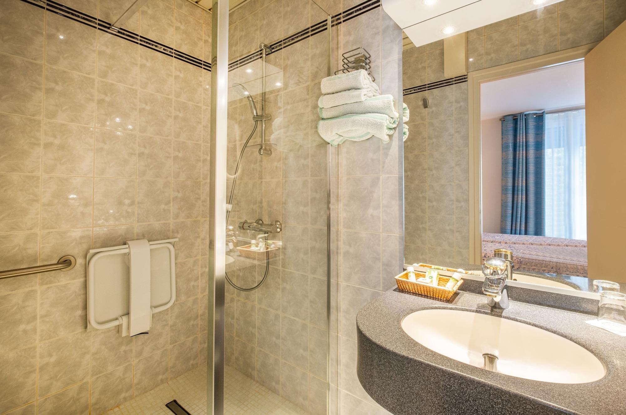 غرفة تنفيذية، HOTEL TERMINUS MONTPARNASSE 5/6