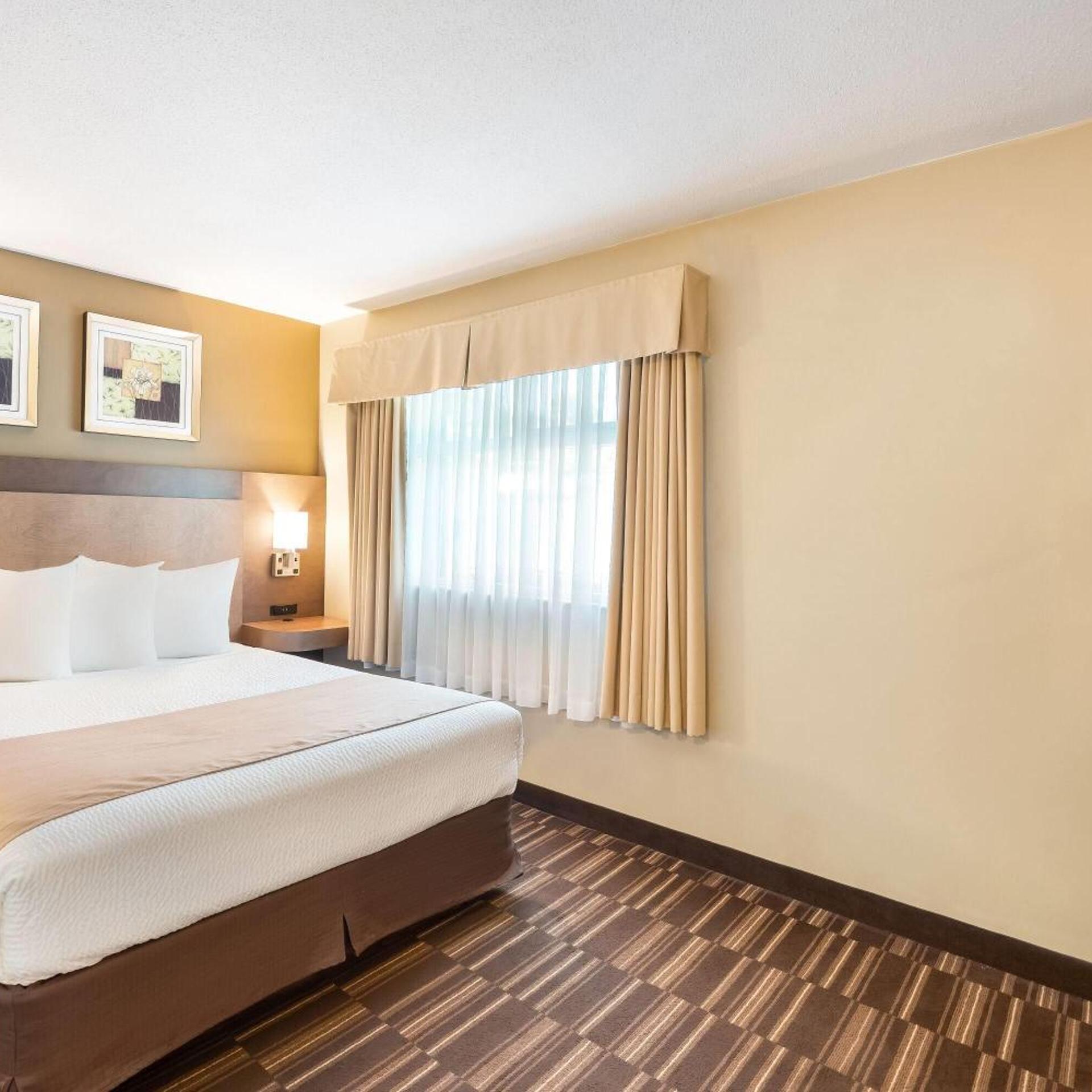 Room, Queen Bed, Lobby Floor