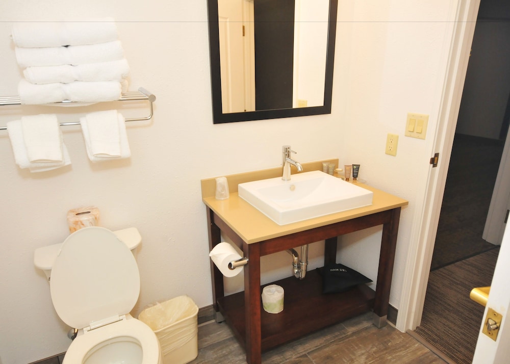 Riverview Inn & Suites, Ascend Hotel Collection 62/72