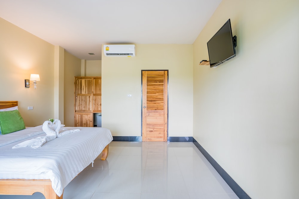SUPERIOR, DOUBLE OR TWIN BED, GARDEN VIEW