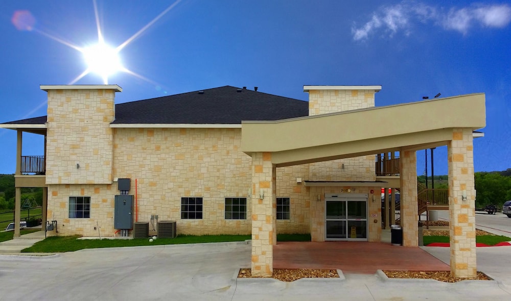 Westwood Inn Extended Stay by OYO Gonzales TX 1/13