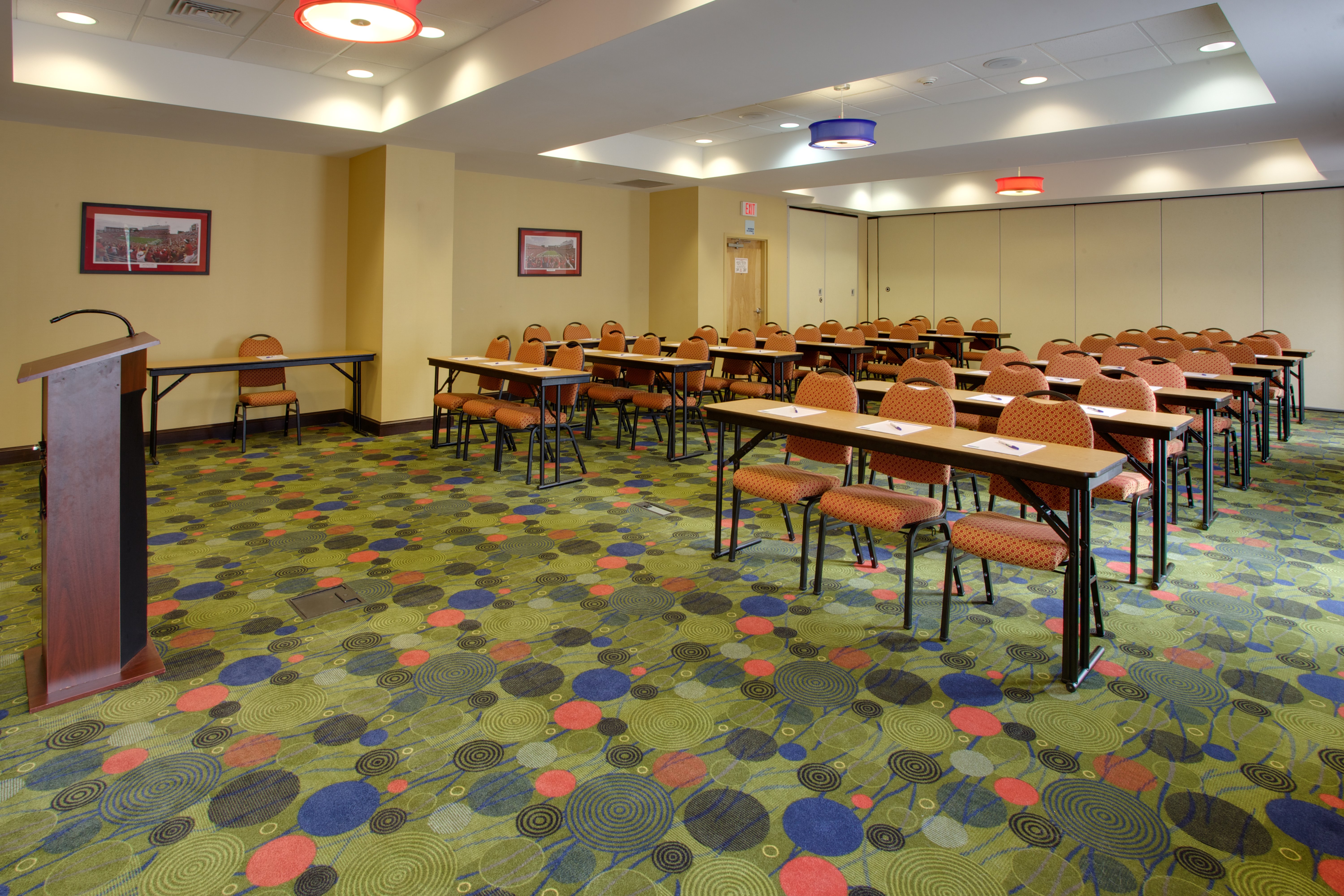 Holiday Inn Express Hotel and Suites Raleigh Sw Nc State 74/80