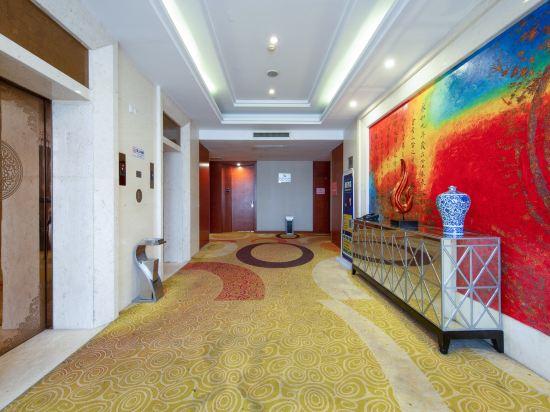 Golden Phoenix Hotel 15/15